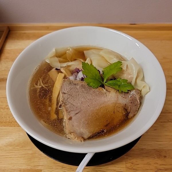 「淡麗煮干しそば（醤油）＋自家製ワンタン（3個）」@煮干しそば 麺屋 春風の写真