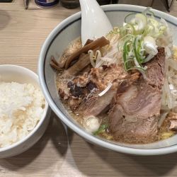 背脂げんこつラーメン