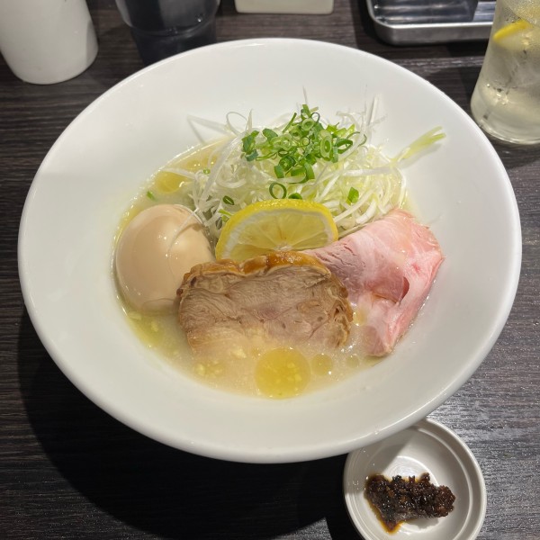 「冷やし白湯そば」@中華そば 十目一八食堂の写真