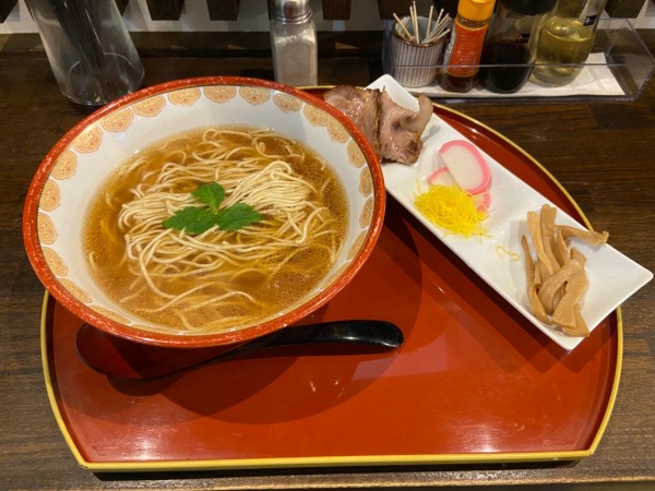 「鯛中華そば醤油(880円)」@お酒と中華そば 南風の写真