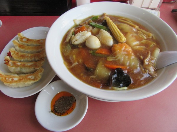 「うま煮麺（８８０円）＋大盛１００円＋餃子３００円」@珍來 取手店の写真