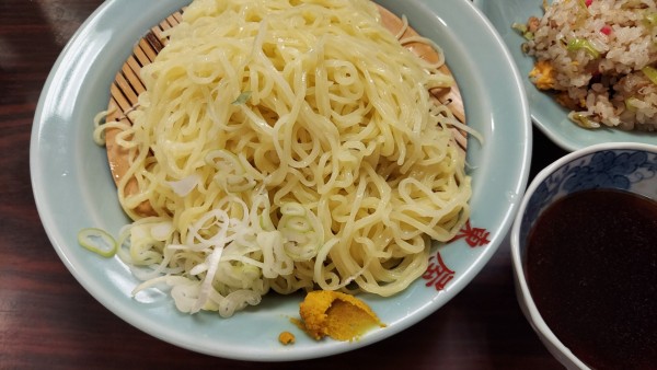 「ざるラーメンと半チャーハンセット 800円」@東屋の写真