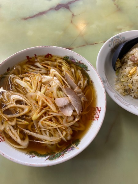 「ネギラーメンと半チャーハンセット」@よしの食堂の写真