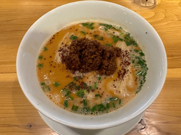 「5月限定：鶏担々麺900円＋麺大盛100円」@鯛骨らぁ麺 あぐらの写真