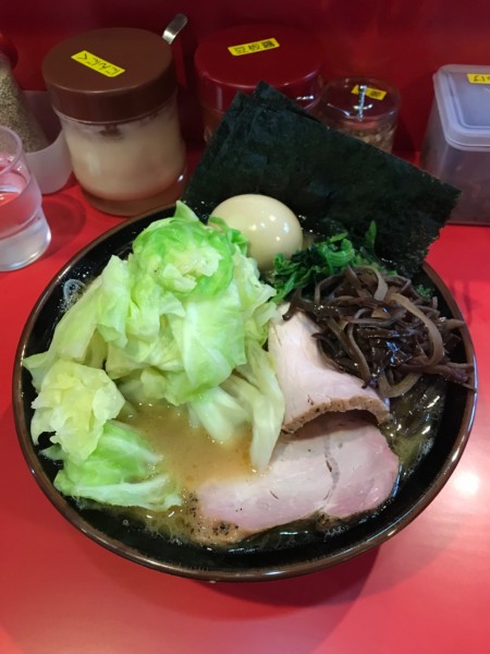 「昼めしセット 麺中盛り 900円＋キャベツ 100円」@どんとこい家の写真