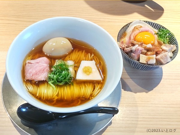 「特製中華そば」@麺道 麒麟児の写真