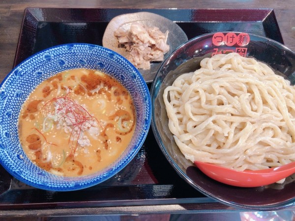 「焦がし味噌つけ麺（880円）、焼豚（ CP）」@つけ麺 みつ圀の写真