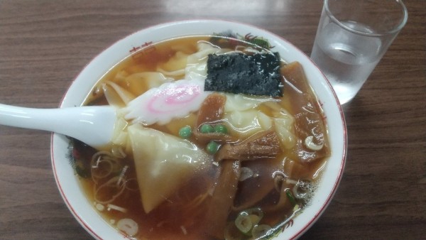 「ワンタンメン 800円」@多万里食堂の写真