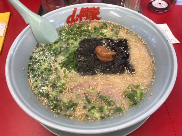 「朝ラーメン(ふつう) 中盛 560円」@ラーメン山岡家 春日部店の写真