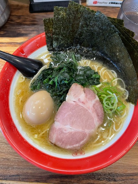 「ラーメン(細麺)+3点トッピング(ほうれん草、味玉、海苔)」@豚骨醤油らーめん 誠屋 八幡山本店の写真