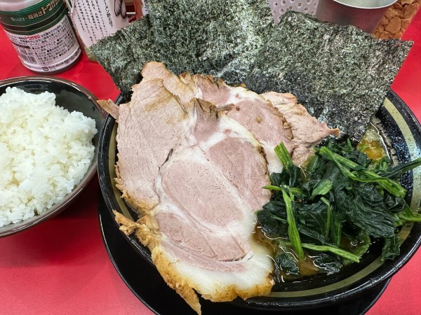 「ラーメン+肩ロース×2+ライス」@IEKEI_TOKYO 王道家直系の写真
