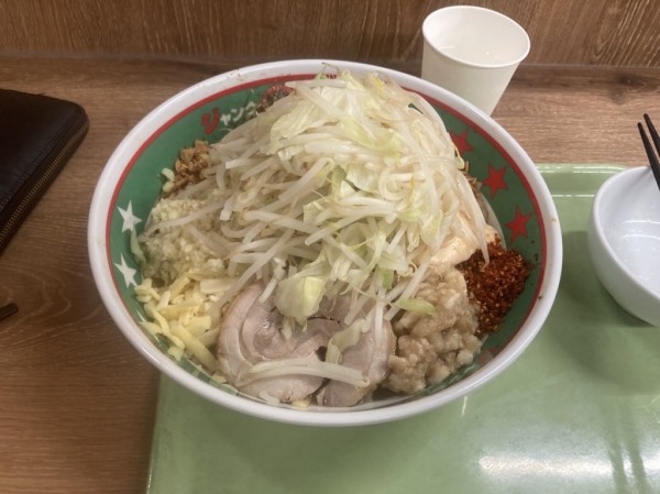 「まぜそば倍盛り+野菜」@ジャンクガレッジ 太田店の写真