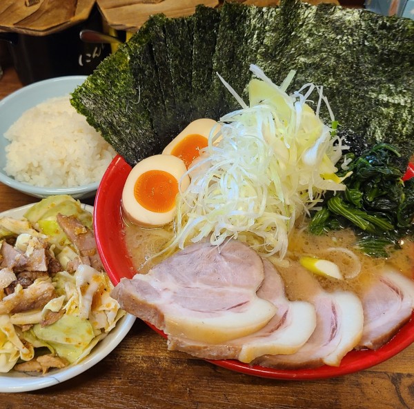 「吉祥寺盛りラーメン+ライス+キャベチャー」@吉祥寺 武蔵家の写真