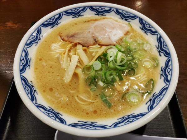 「博多らあめん」@博多麺房 赤のれん 丸ビル店の写真