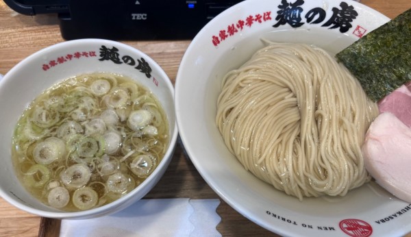 「【煮干しの虜】昆布水つけ麺　大盛り」@自家製中華そば 麺の虜の写真