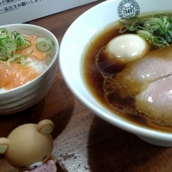 醤油味玉ラーメン+サーモン丼（1000円+400円）税込