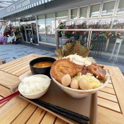 豚味噌つけ麺大盛り（追い飯無料）（全部マシマシ）＋チーズ