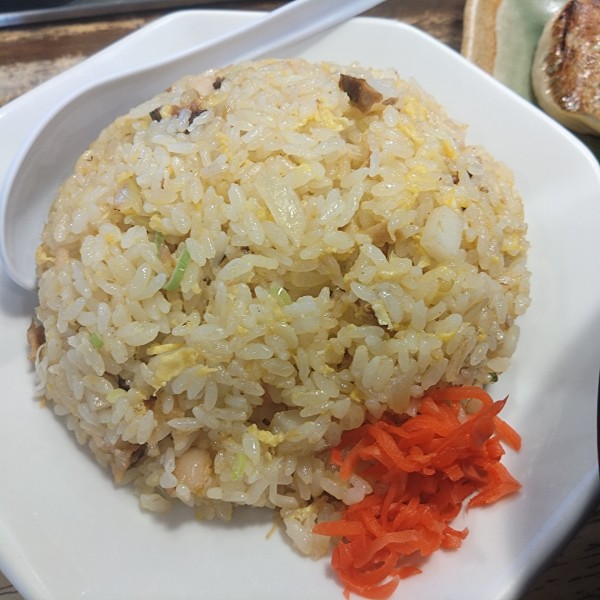 「ガッツセット1000円、生ビール350円、餃子350円」@松福 長浜海岸店の写真