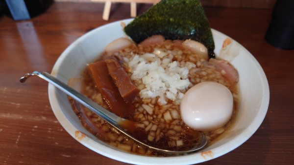 「チャーシューメン　玉ねぎ　味玉　¥1200」@めん屋 とんぼの写真