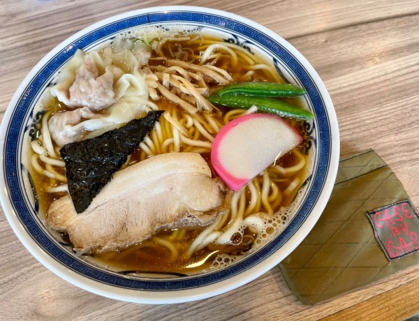 「煮干ワンタン」@くじら食堂 nonowa東小金井店の写真