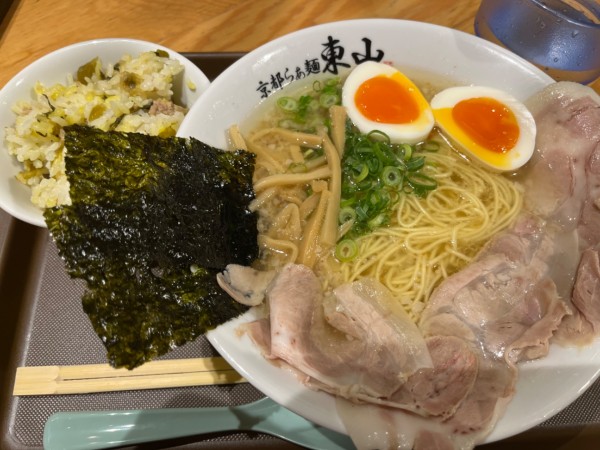 「東山スペシャル&高菜とチャーシューのまぜご飯」@京都らぁ麺 東山の写真