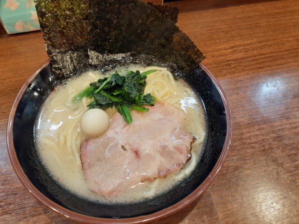 「塩ラーメン」@横浜家系ラーメン 大岡家 鶴川店の写真