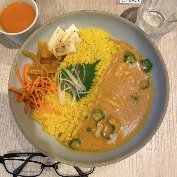 「鯛出汁薫る 鱧と豆乳の冷やしカレー」@スパイスパレットの写真