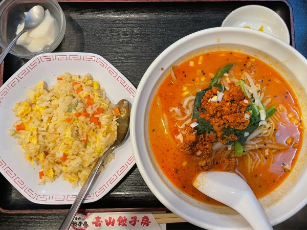 「坦々麺、半炒飯セット」@青山餃子房 本厚木店の写真
