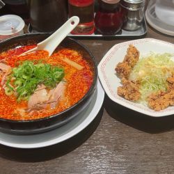 赤味噌ラーメン 牛レバーの唐揚げ定食 ライス抜き