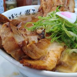 焼豚中華そば焼豚２枚、小ライス