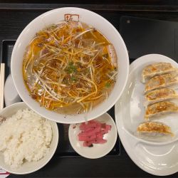 青唐ねぎ塩ラーメン🍜🥢(半ライス🍚餃子🥟)