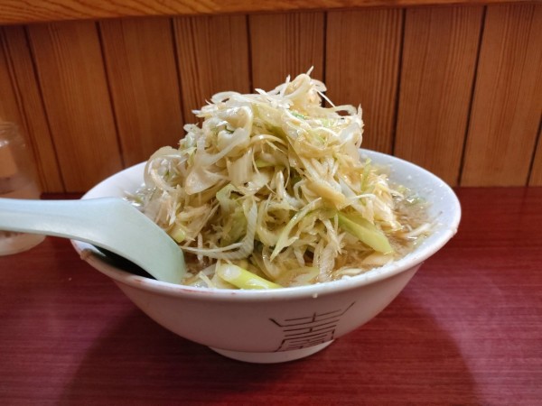 「ラーメン中盛　ネギネギ+ネギ増し　1240円」@関越ラーメン 仙龍の写真