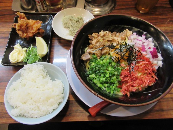「限定　濃厚えびまぜそば（９９０円）＋小ライス＋唐揚げ」@ラーメン清六家 江戸崎店の写真