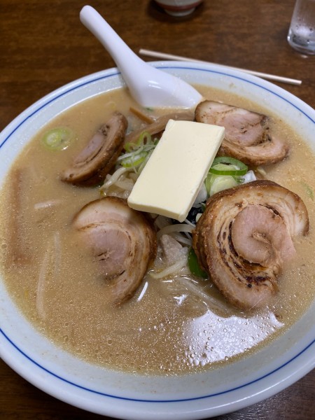 「オロチョン(ノーマル)＋チャーシュー、バター」@オロチョンラーメン 利しりの写真