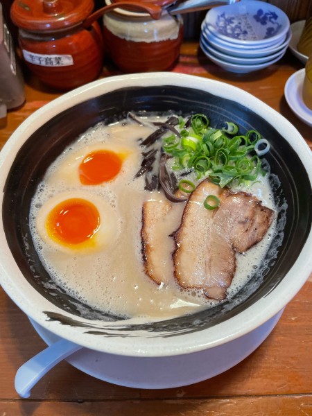 「濃厚とんこつてっぺいラーメン　890円」@濃厚とんこつラーメン てっぺい 茨木総本店の写真