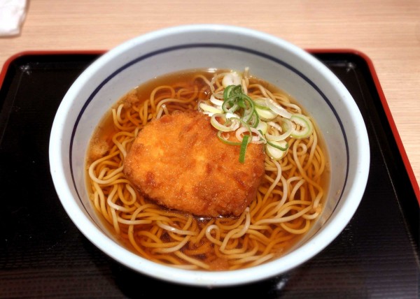 「コロッケそば(520円)」@吉そば 西新橋店の写真