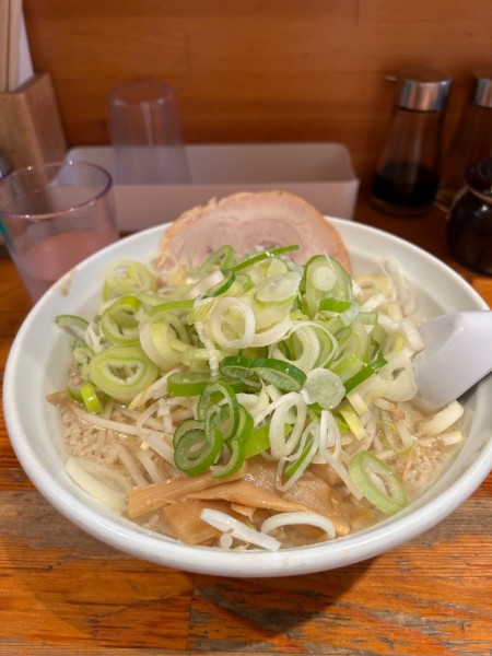 「しょうゆらーめん」@こってりらーめん せきやけの写真