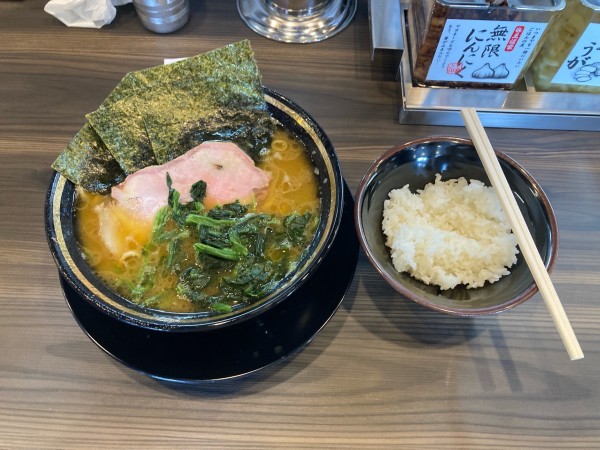 「ラーメン 半ライス」@家系ラーメン がくの写真