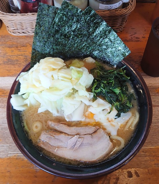 「とき卵ラーメン(キャベツ入り)1100円」@ラーメン 大山家の写真