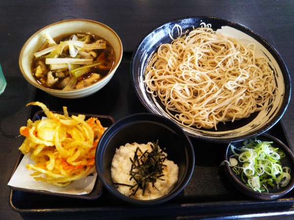 「肉舞茸せいろ、とろろ、かきあげ(クーポン)」@ゆで太郎 谷和原店の写真