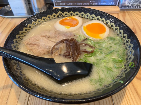 「とろ〜り味玉ラーメン焼きめし1300円」@らーめん旨師の写真