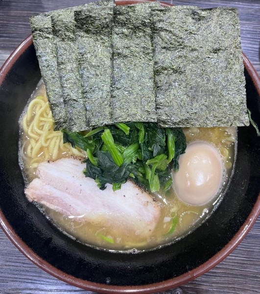 「ラーメン中盛り　麺硬め」@究極汁麺 はねだ家の写真