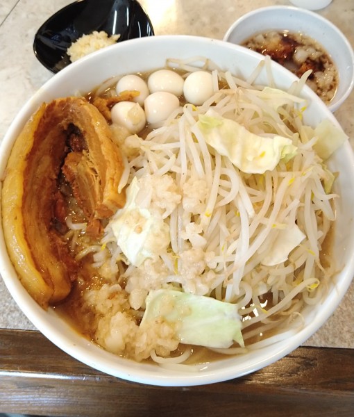 「塩ラーメン大盛+うずら､牛ピリ脂」@ラーメン ジライヤ3の写真