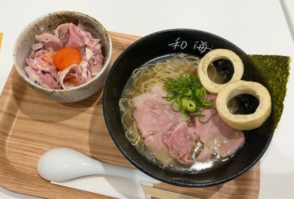 「塩らーめん レアチャーシュー丼セット」@らーめん専門 和海 宝塚北サービスエリア店の写真