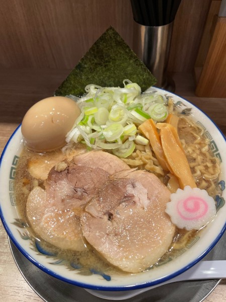 「チャーシューメン（大盛）＋味玉トッピング」@舎鈴 エキュート赤羽店の写真