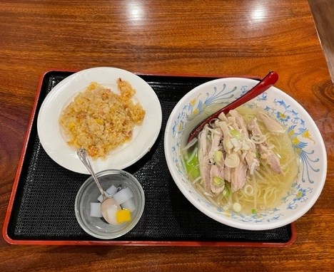 「鶏肉メン＋半チャーハン 880円。」@アジア中華創作料理 天府餃子城の写真