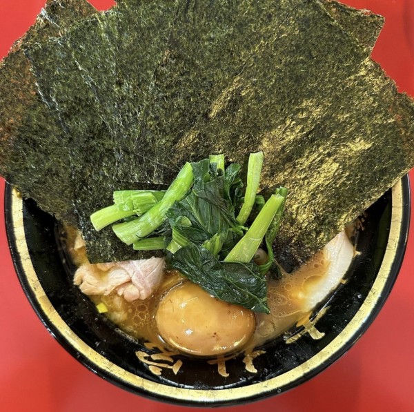「チャーシューメン 海苔 味玉」@家系総本山 ラーメン吉村家の写真