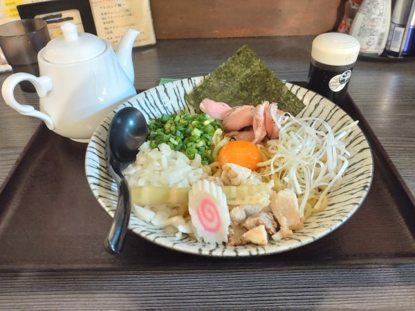 「濃厚玉子と比内地鶏の油そば大盛」@麺匠えにしの写真