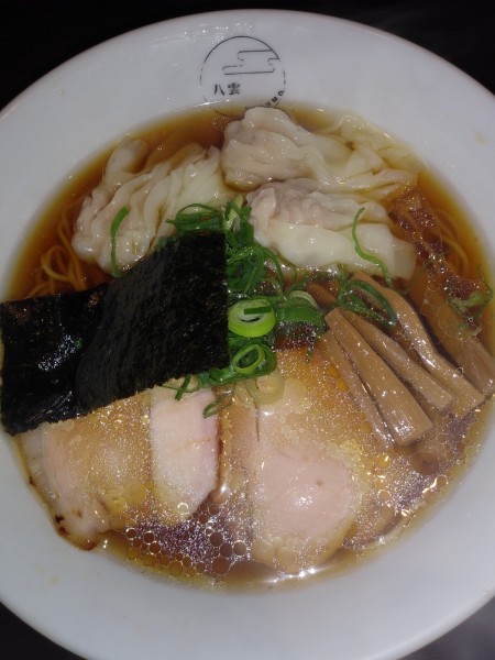 「黒出汁ワンタン麺」@八雲の写真