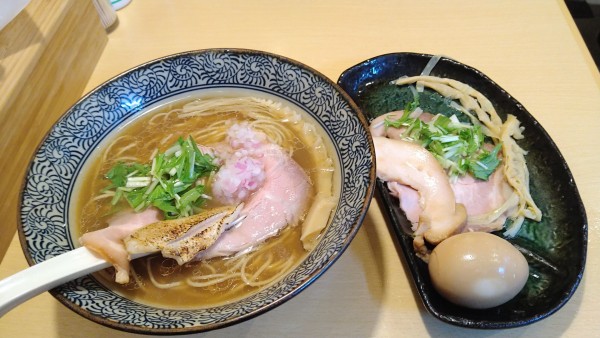 「生のどぐろ中華そば特製」@鴨と蟹 中華そば 燈 登戸店の写真